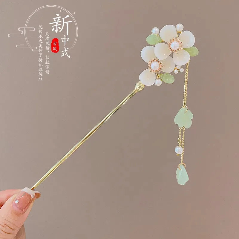 Chinese Floral Tassel Hair Clip — Enameled Alloy