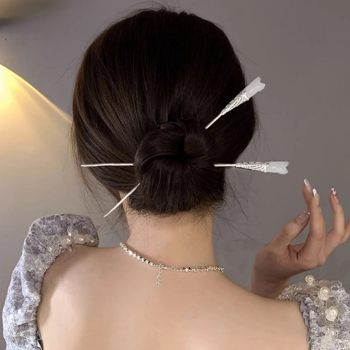 Chinese Floral Tassel Hair Clip — Enameled Alloy
