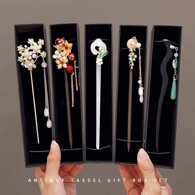 Chinese Floral Tassel Hair Clip — Enameled Alloy